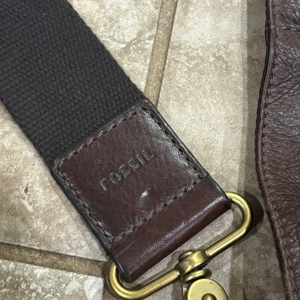 Fossil Defender Messenger Bag Dark Brown Leather Crossbody MBG9037